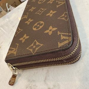 LV wallet double zipper